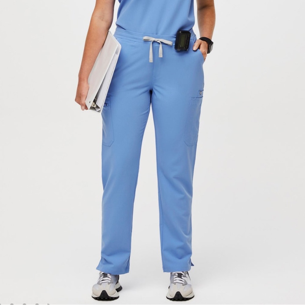 FIGS Yola Skinny Scrub Bottoms in Regular Length